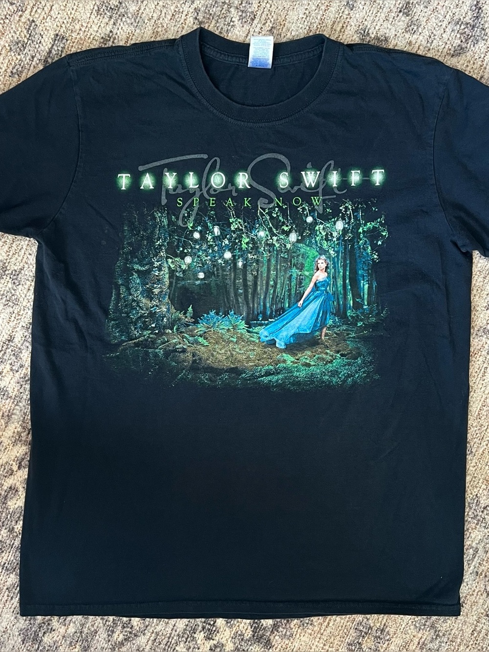 Taylor Swift Speak Now Concert Tour Tee Shirt Size Large
